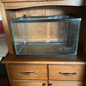 10 gallon aquarium fish tank